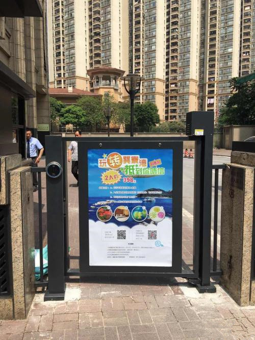 珲春市人行通道平开门